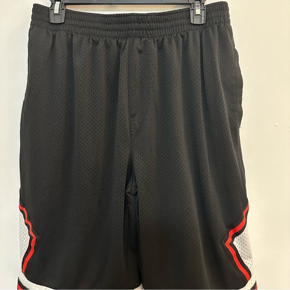 Bleecker Mercer Basketball Sz L Black w/Graphic Print Drawstring Shorts - Picture 3 of 13